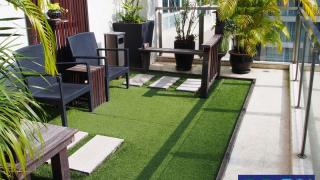 Hướng dẫn chọn cỏ nhân tạo cho ban công chung cư