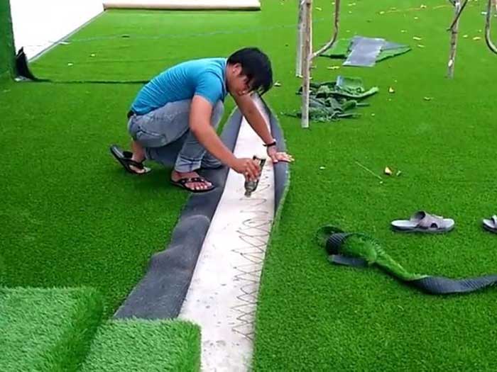 Thi công cỏ nhân tạo sân vườn nhà cô Hoa - Chí Linh Hải Dương