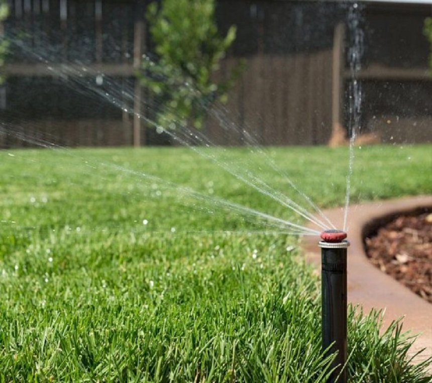 Hệ thống phun nước tự động cho cỏ